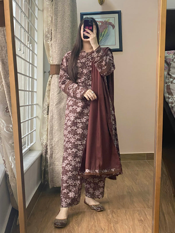 3 Piece - Khaddar Printed Brown Floral Dress