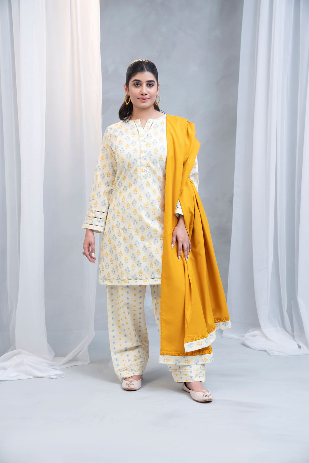 3 Piece - Khaddar Printed Dress with Farshi Shalwar