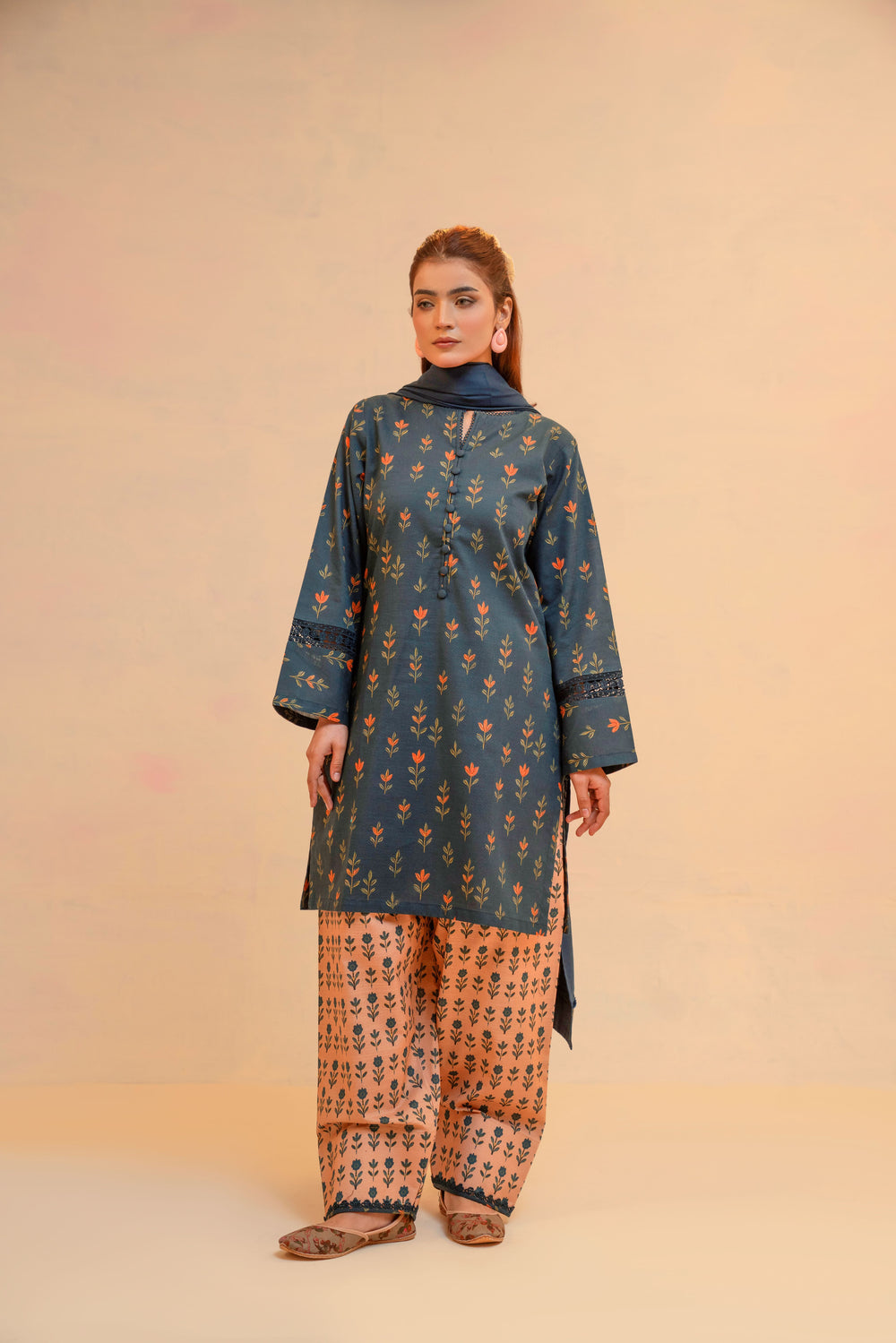 3 Piece - Khaddar Printed Dress with Farshi Shalwar