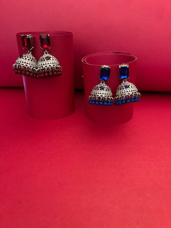 Elegant Earrings with Hanging Pearls