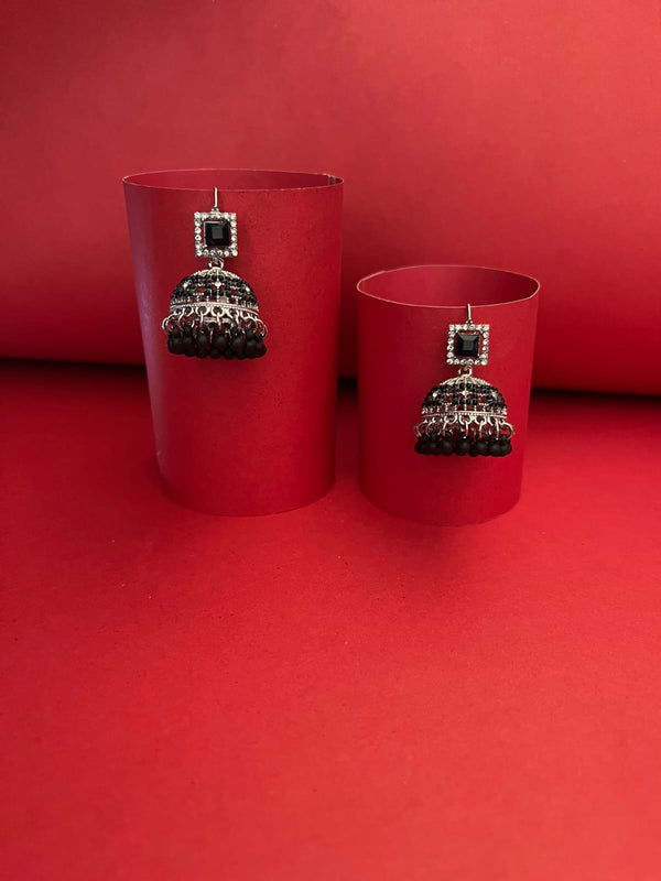 Elegant Earrings with hanging Pearls