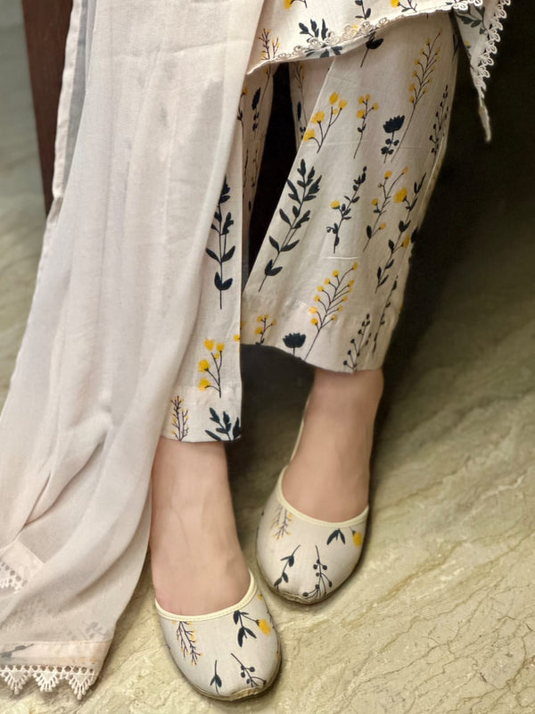 Printed Khussas