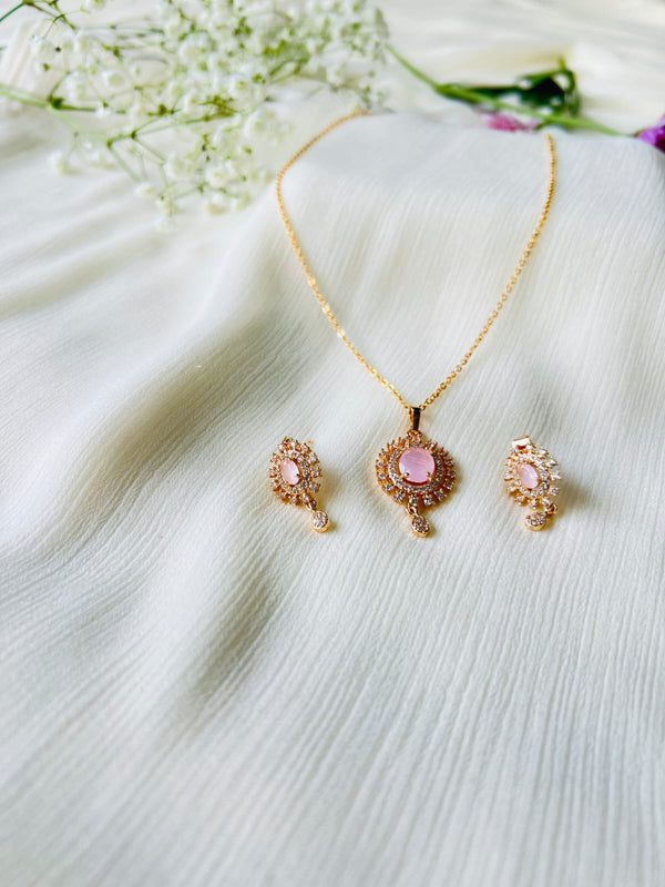 Elegant Golden Necklace & Earring Set